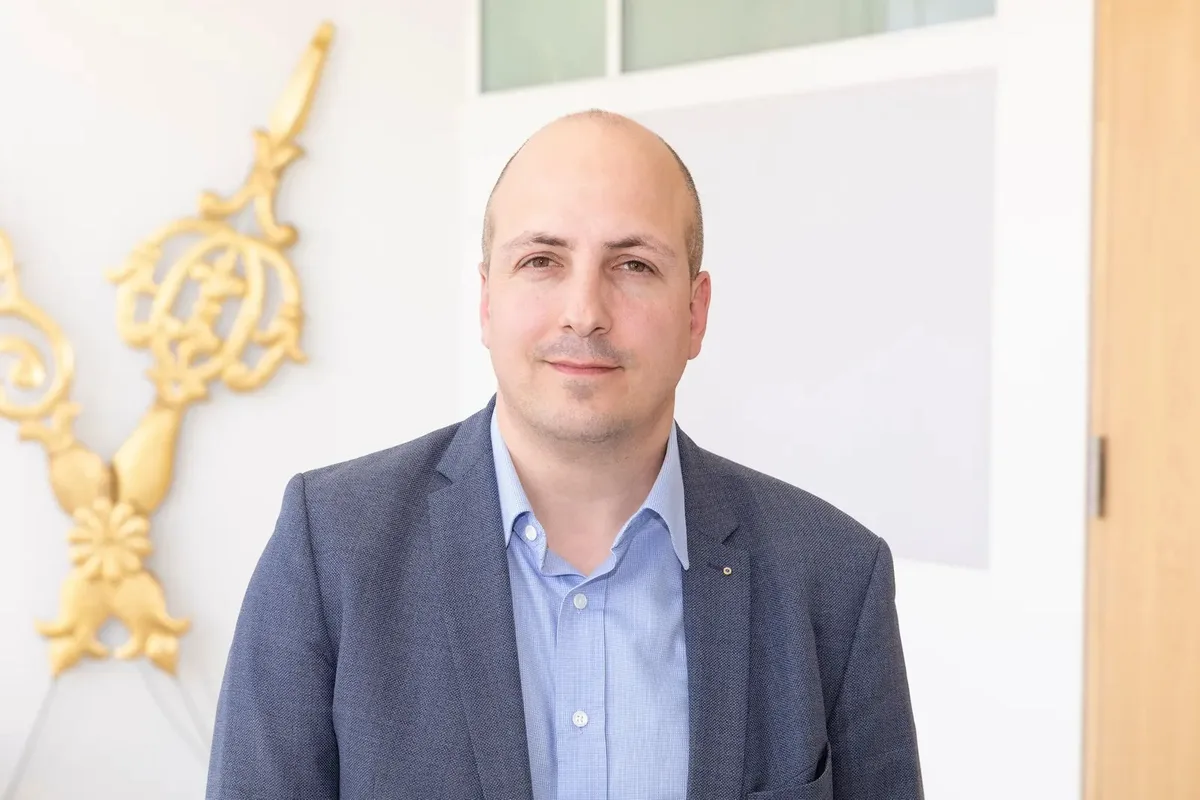 Man sieht den Stadtpräsidenten von Illnau-Effretikon.